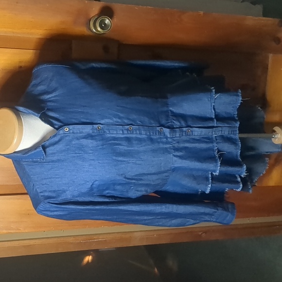 SABRINA LAUREN* raw edge denim back ruffle tuxedo blouse long sleeve button fron - Picture 7 of 15